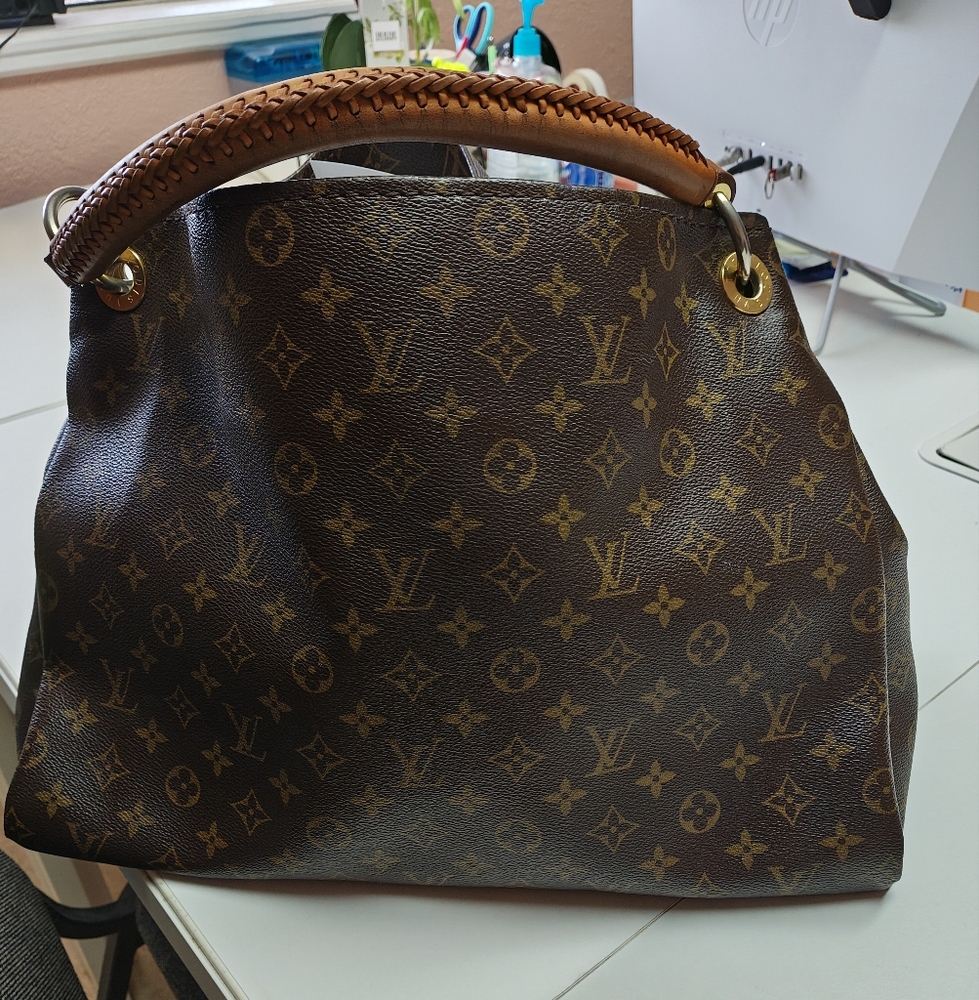Louis Vuitton Monogram Artsy MM